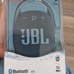 JBL CLIP 4 Portable Speaker Box — BLUE